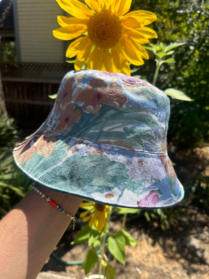 LARGE//23"~ BUCKET HAT