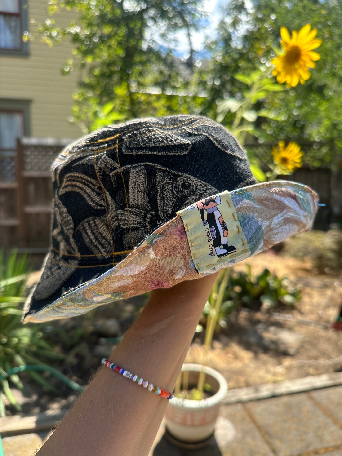 LARGE//23"~ BUCKET HAT