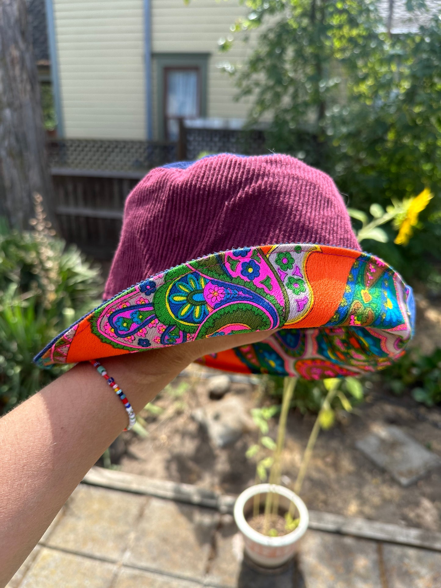 LARGE//23"~ BUCKET HAT