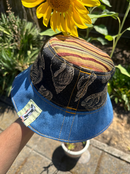 LARGE//23"~ BUCKET HAT