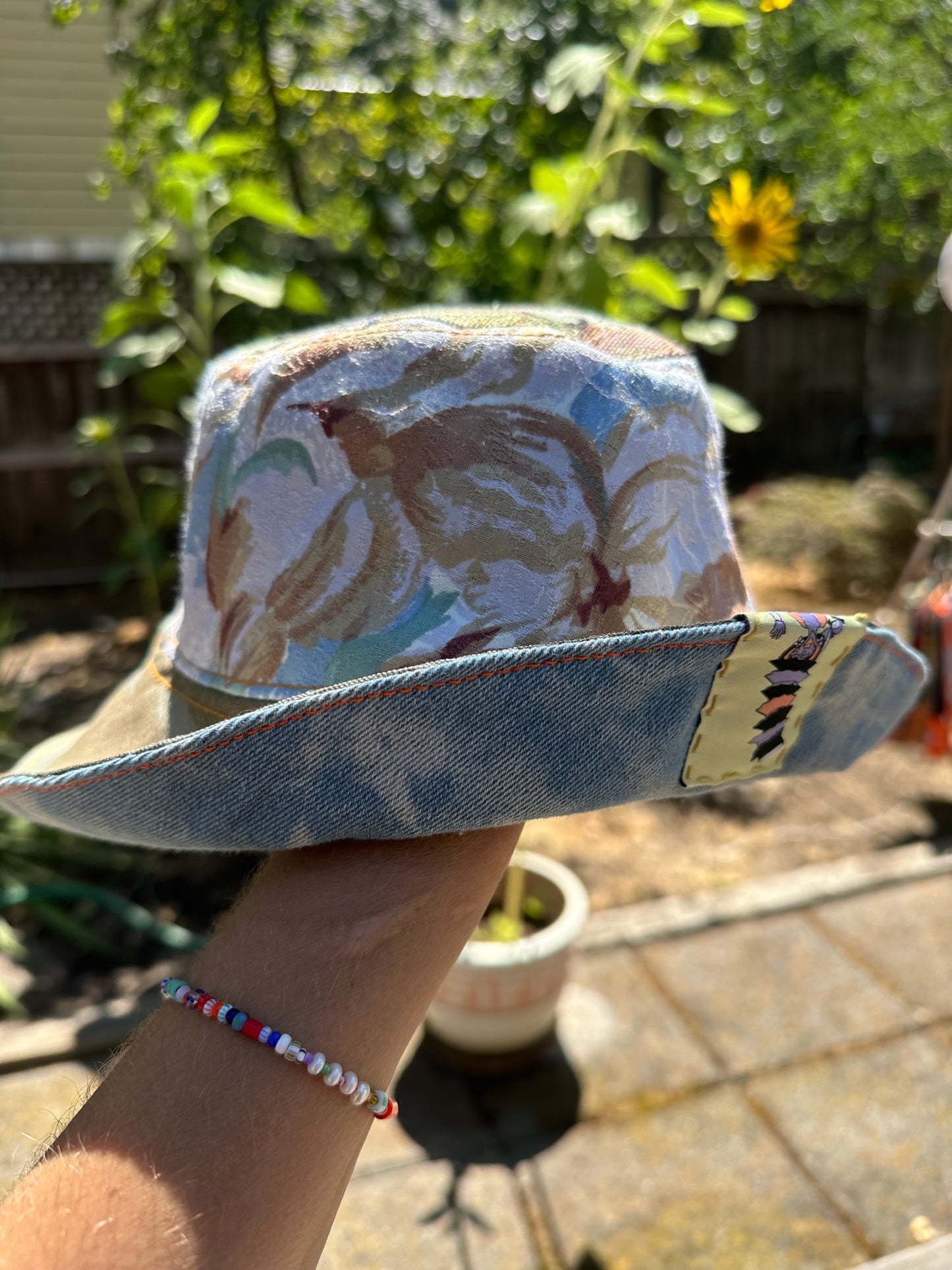 LARGE//23"~ BUCKET HAT