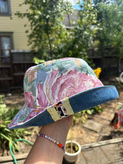 LARGE//23"~ BUCKET HAT